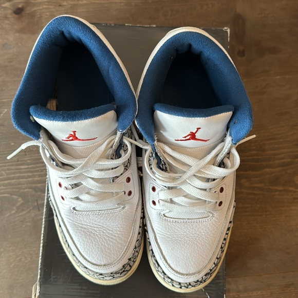 Air Jordan 3 (Retro) - Picture 6 of 7